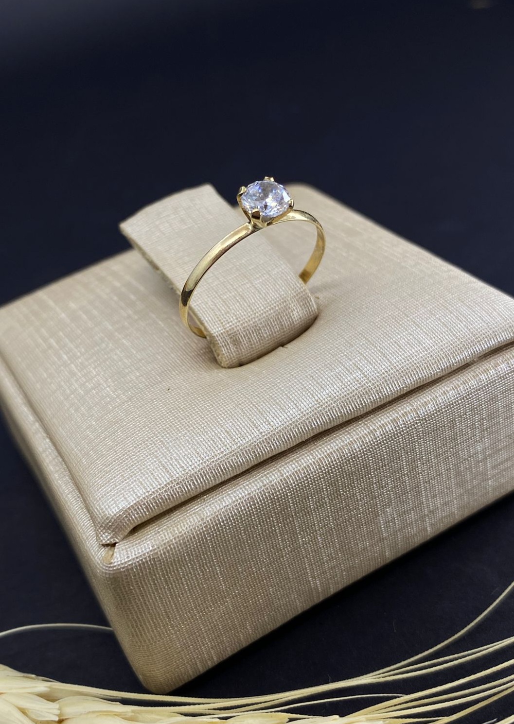 Anel solitário zircônia — ouro 18k