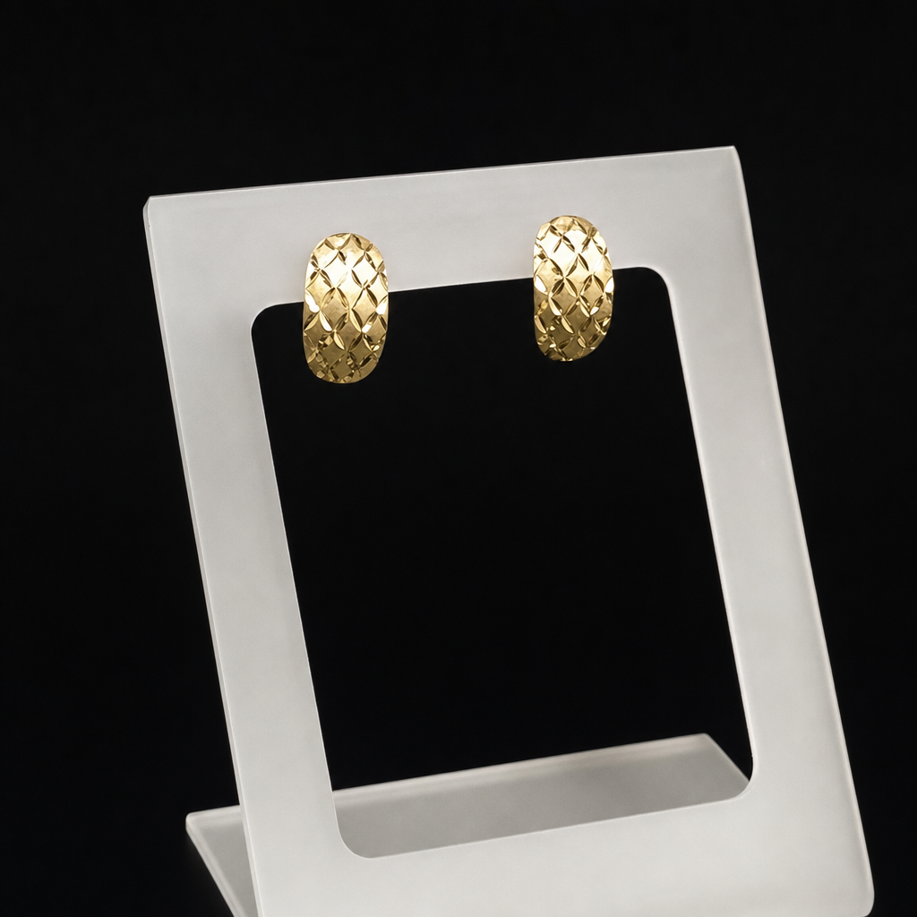 Brincos argola meia-cana diamantada — ouro 18k