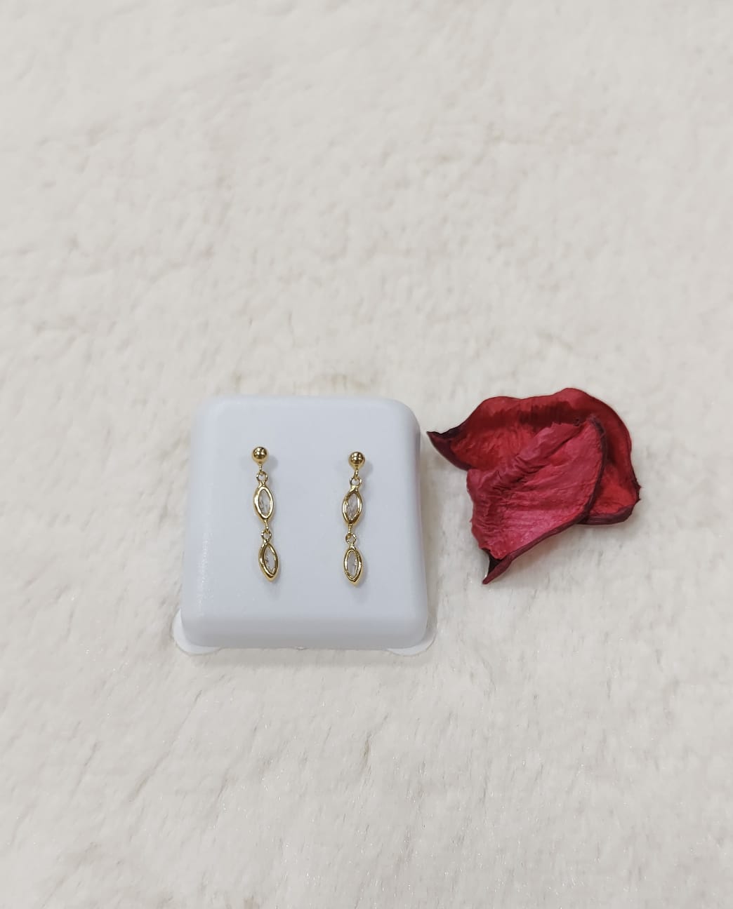Brincos pêndulo marquises vazadas — ouro 18k