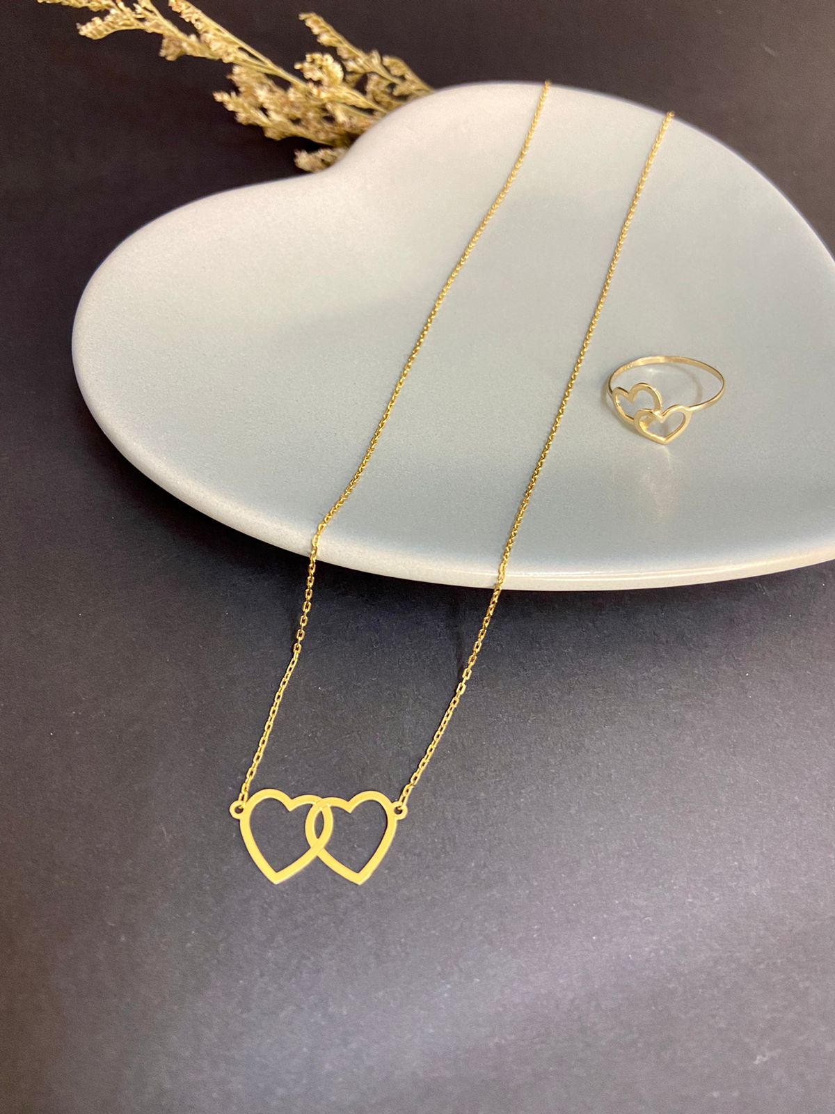 Conjunto corações entrelaçados — anel e colar