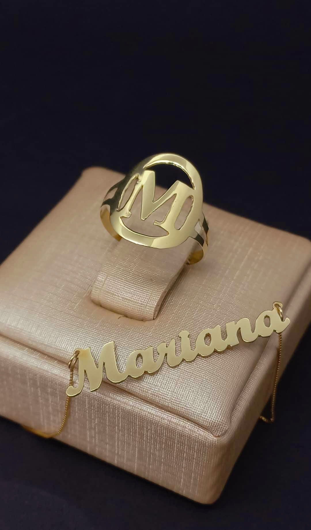 Conjunto personalizado — anel monograma e colar nome