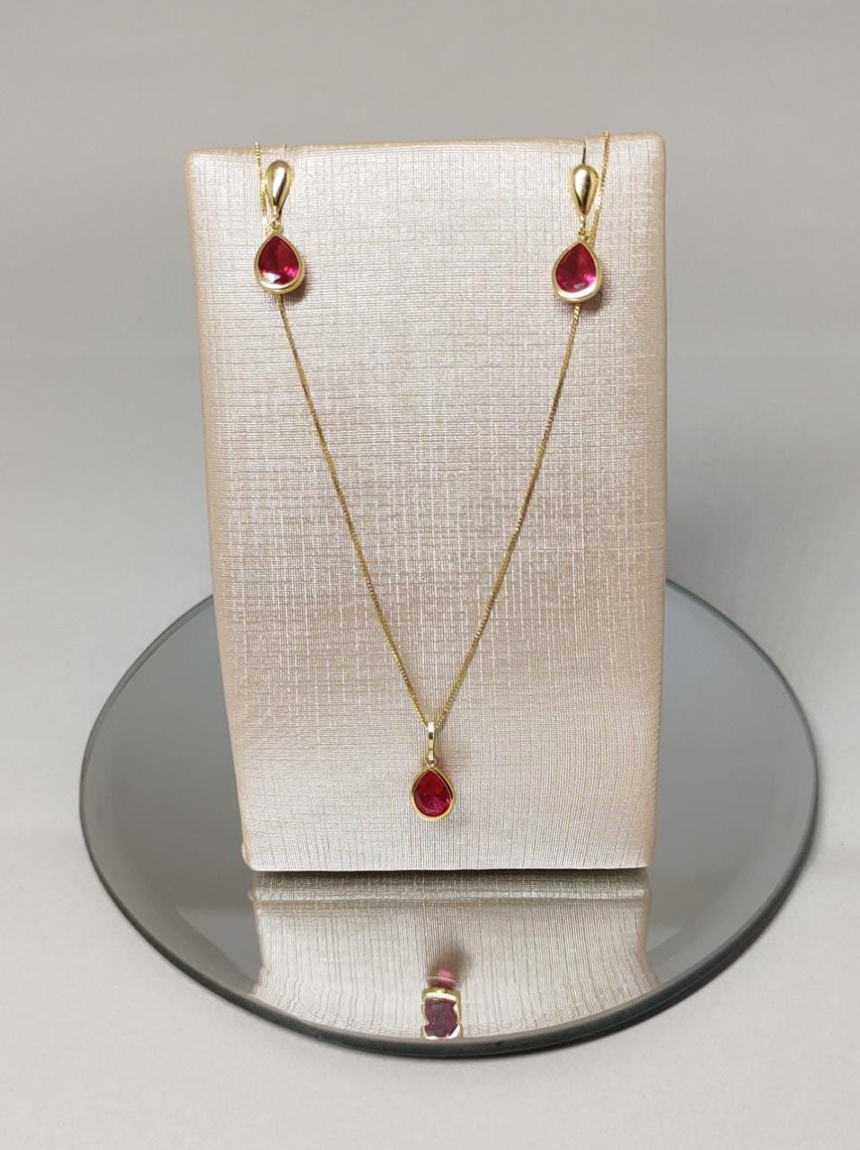 Conjunto rubi gota — colar e brincos