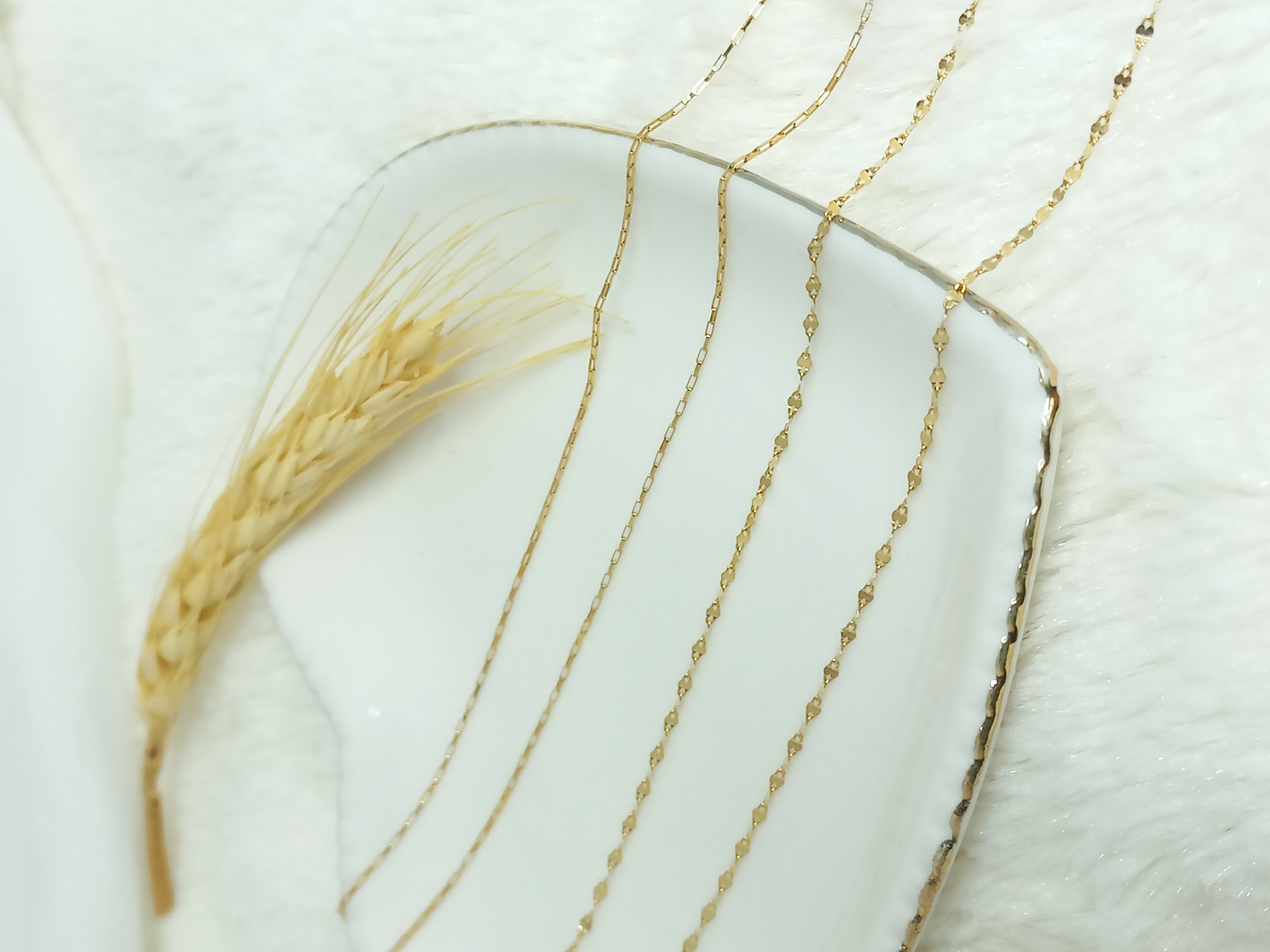 Correntes elo Cartier lapidado — ouro 18k